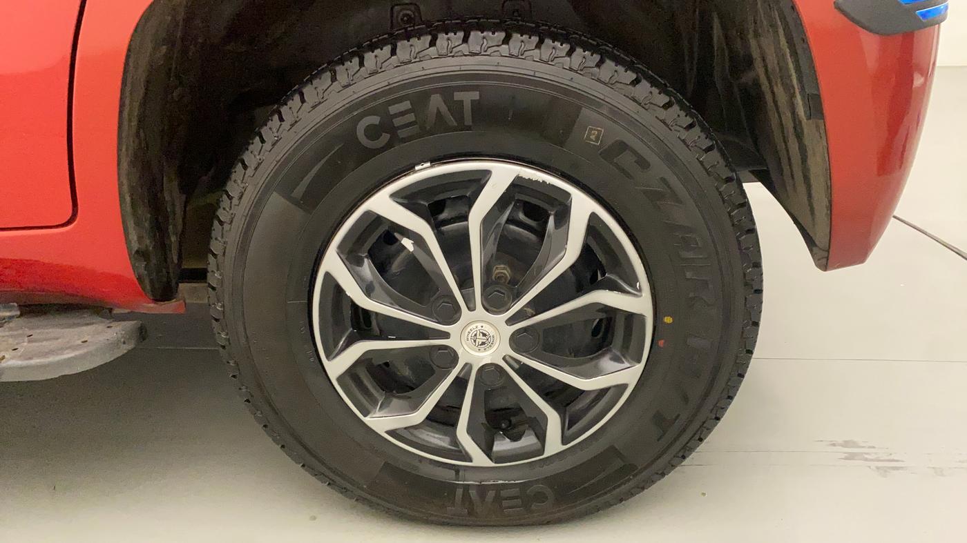 2018 Mahindra TUV300 T6 PLUS, Diesel, Manual, 79,816 km, Left Rear Wheel