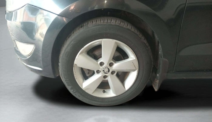 2016 Skoda Rapid 1.6 MPI STYLE PLUS AT, Petrol, Automatic, 64,845 km, Left Front Wheel