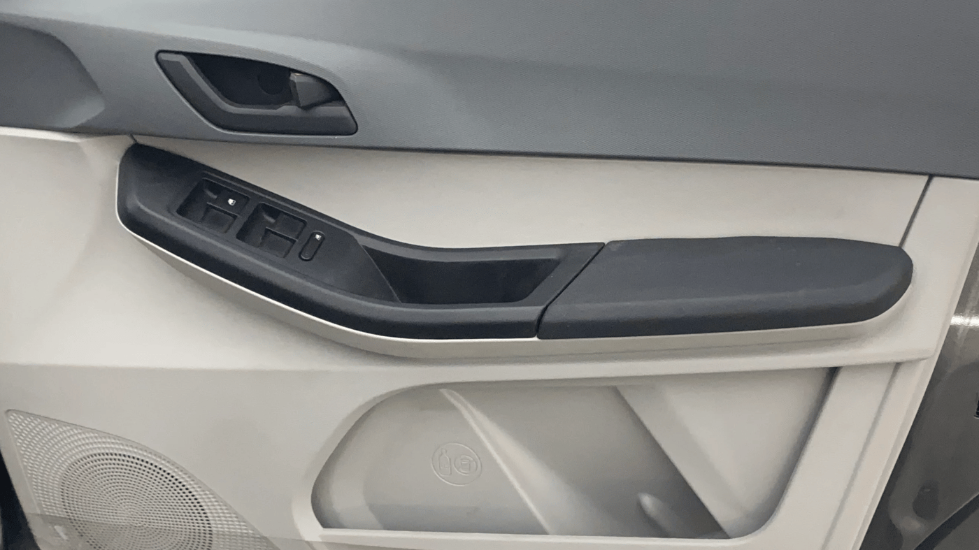 2025 Tata Tiago XZ iCNG, CNG, Manual, 7,727 km, Driver Side Door Panels Control