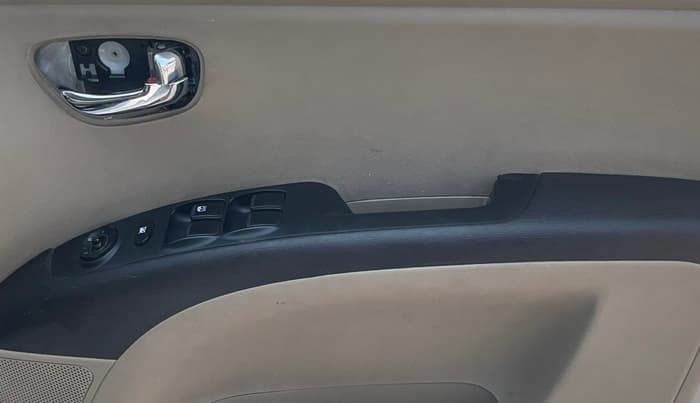 2012 Hyundai i10 MAGNA 1.2, Petrol, Manual, 79,706 km, Driver Side Door Panels Control