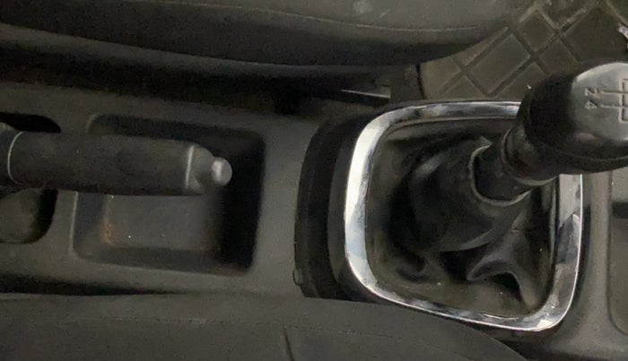 2016 Renault Kwid RXT 1.0, Petrol, Manual, 65,284 km, Gear Lever