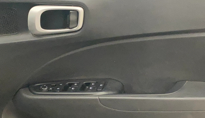 2021 Hyundai VENUE SX 1.0 TURBO IMT, Petrol, Manual, 36,175 km, Driver Side Door Panels Control