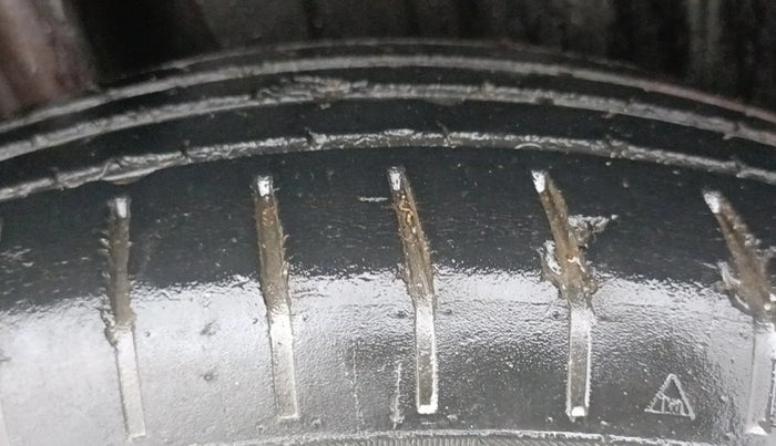 2022 Toyota Glanza S AMT, Petrol, Automatic, 55,454 km, Right Rear Tyre Tread