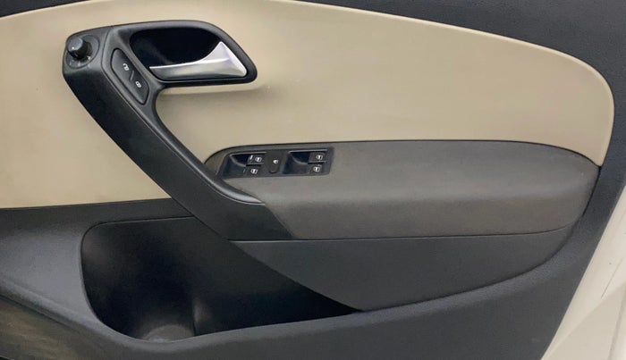 2013 Volkswagen Polo HIGHLINE DIESEL, Diesel, Manual, 88,482 km, Driver Side Door Panels Control