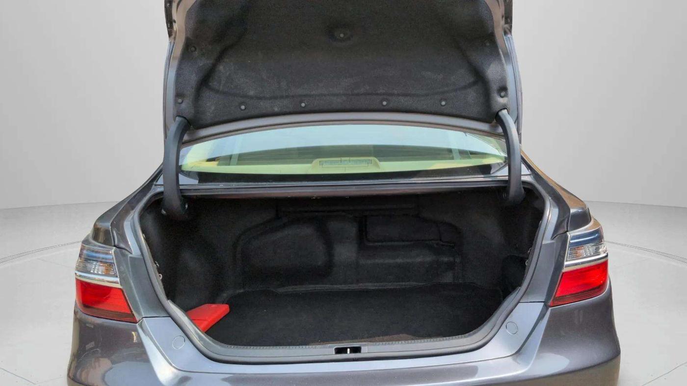 2016 Toyota Camry HYBRID, Hybrid, Automatic, 23,698 km, Boot Inside