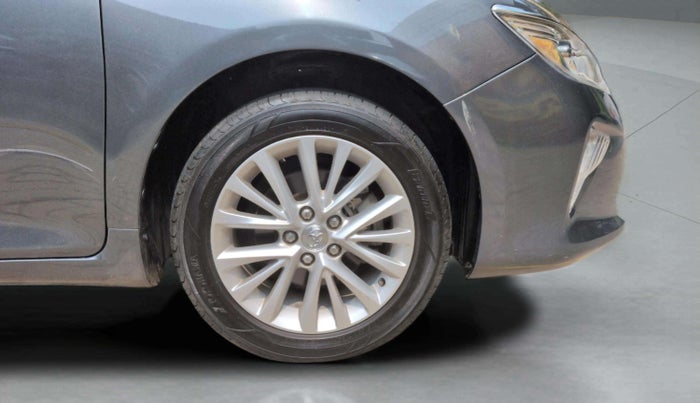 2016 Toyota Camry HYBRID, Hybrid, Automatic, 23,698 km, Right Front Wheel