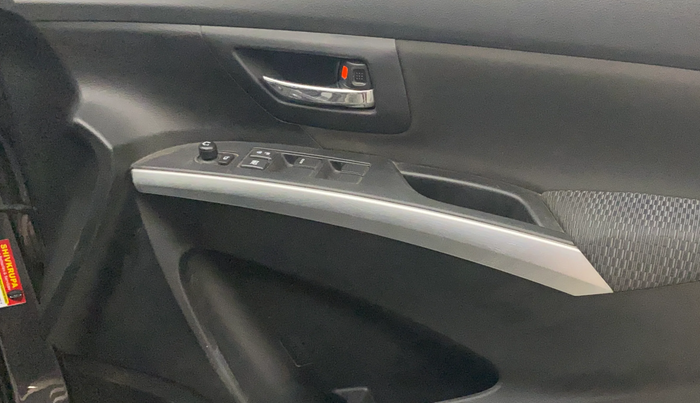 2020 Maruti S Cross ZETA 1.5, Petrol, Manual, 36,138 km, Driver Side Door Panels Control