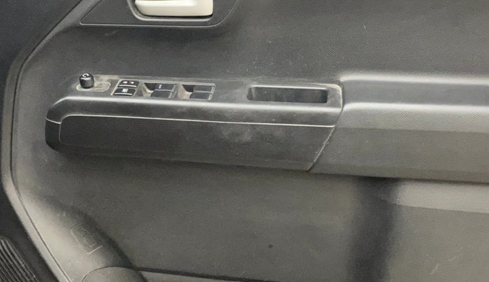 2023 Maruti New Wagon-R VXI CNG 1.0, CNG, Manual, 41,565 km, Driver Side Door Panels Control