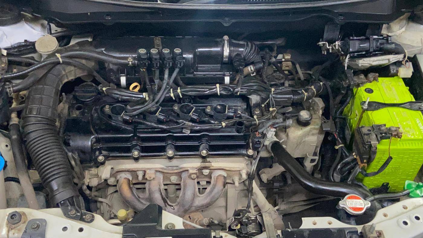 2018 Maruti Dzire ZXI AMT, CNG, Automatic, 91,479 km, Engine View
