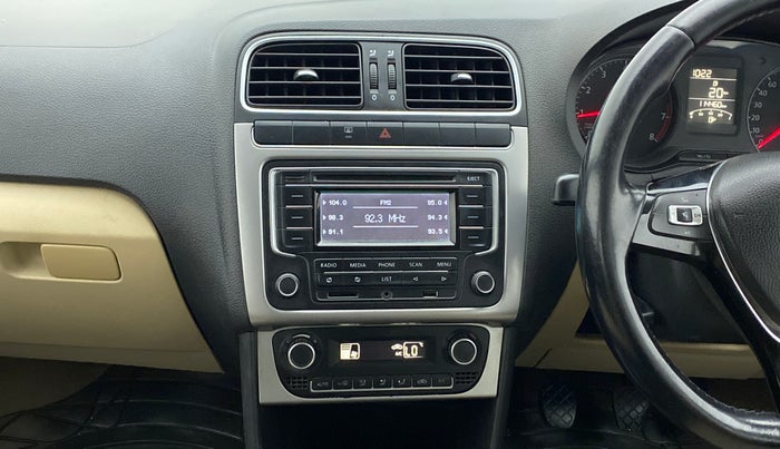 2014 Volkswagen Polo HIGHLINE1.2L, Petrol, Manual, 1,14,460 km, Air Conditioner