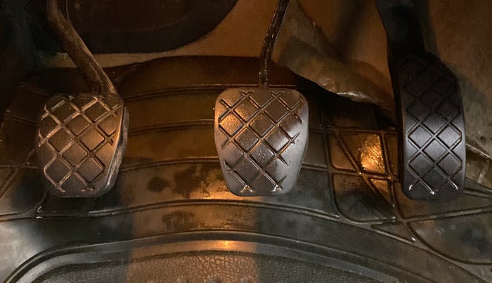 2014 Volkswagen Polo HIGHLINE1.2L, Petrol, Manual, 1,14,460 km, Pedals