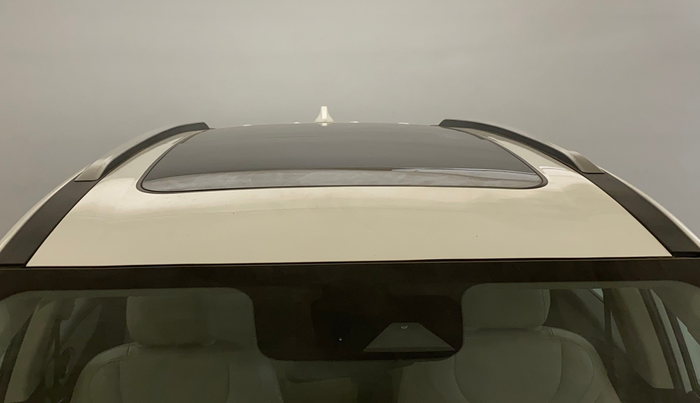 2022 Mahindra XUV700 AX 7 LUXURY P AT 7 STR, Petrol, Automatic, 13,673 km, Moonroof/ Sunroof