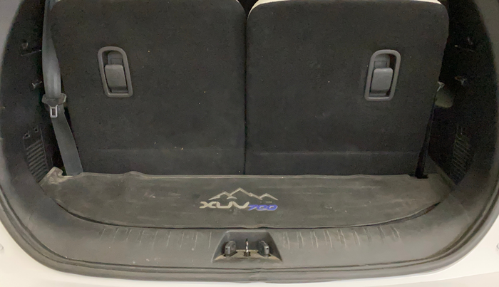 2022 Mahindra XUV700 AX 7 LUXURY P AT 7 STR, Petrol, Automatic, 13,673 km, Boot Inside