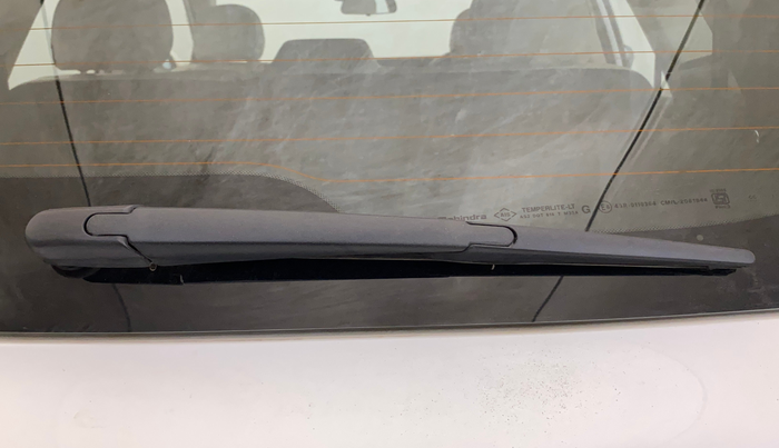 2022 Mahindra XUV700 AX 7 LUXURY P AT 7 STR, Petrol, Automatic, 13,673 km, Rear Wiper