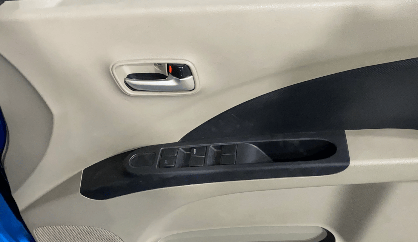 2017 Maruti Celerio VXI, Petrol, Manual, 40,970 km, Driver Side Door Panels Control