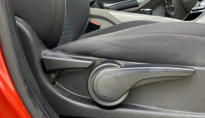 2019 Tata NEXON XZ PLUS DIESEL, Diesel, Manual, 75,785 km, Driver Side Adjustment Panel