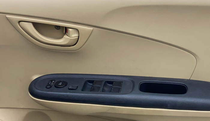 2016 Honda Amaze 1.2L I-VTEC SX, Petrol, Manual, 95,867 km, Driver Side Door Panels Control