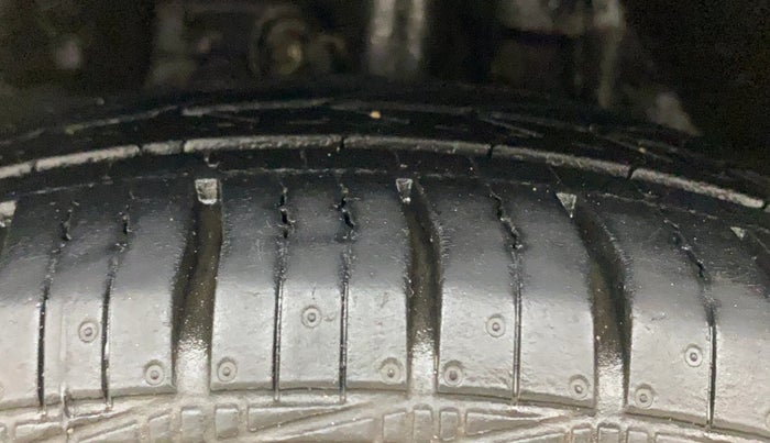 2016 Honda Amaze 1.2L I-VTEC SX, Petrol, Manual, 95,867 km, Left Front Tyre Tread