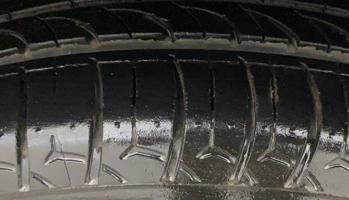 2016 Honda Amaze 1.2L I-VTEC VX, Petrol, Manual, 85,900 km, Left Front Tyre Tread