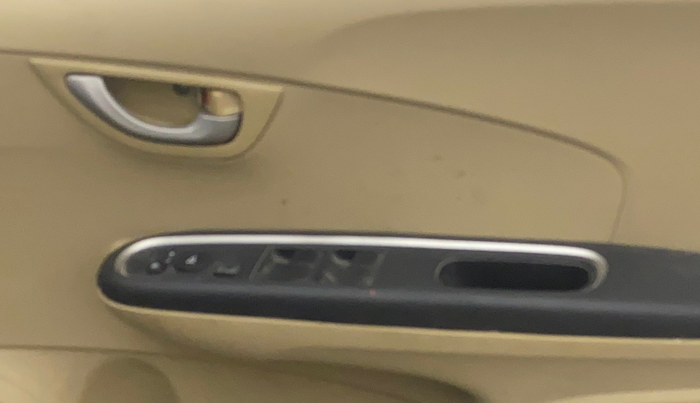 2016 Honda Amaze 1.2L I-VTEC VX, Petrol, Manual, 85,900 km, Driver Side Door Panels Control