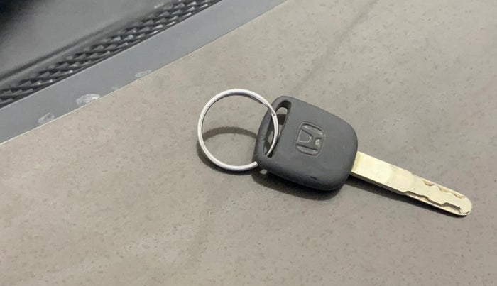 2016 Honda Amaze 1.2L I-VTEC VX, Petrol, Manual, 85,900 km, Key Close Up