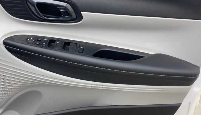 2024 Hyundai NEW I20 Sportz (O) 1.2 IVT, Petrol, Automatic, 36,096 km, Driver Side Door Panels Control