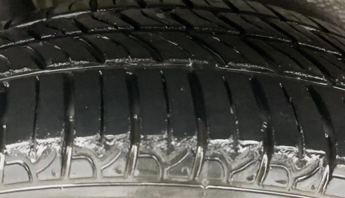 2015 Maruti Wagon R 1.0 VXI, Petrol, Manual, 29,138 km, Right Rear Tyre Tread