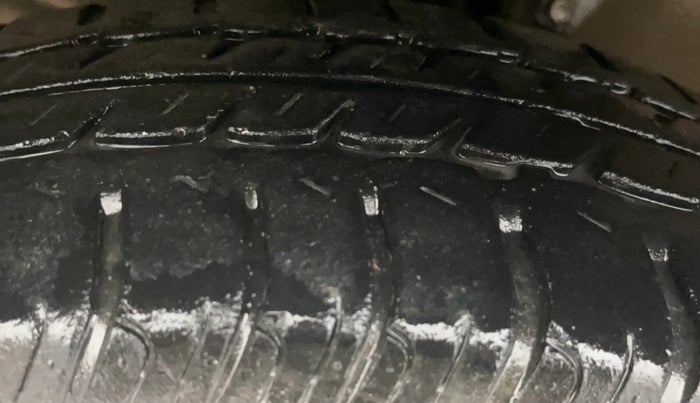 2015 Maruti Wagon R 1.0 VXI, Petrol, Manual, 29,138 km, Left Front Tyre Tread