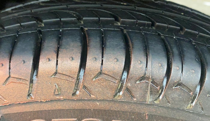 2012 Maruti Zen Estilo VXI, Petrol, Manual, 64,294 km, Left Rear Tyre Tread
