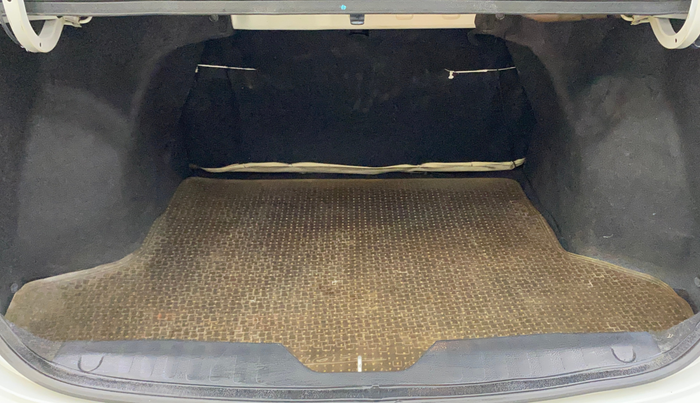 2015 Maruti Ciaz VXI, Petrol, Manual, 1,17,523 km, Boot Inside