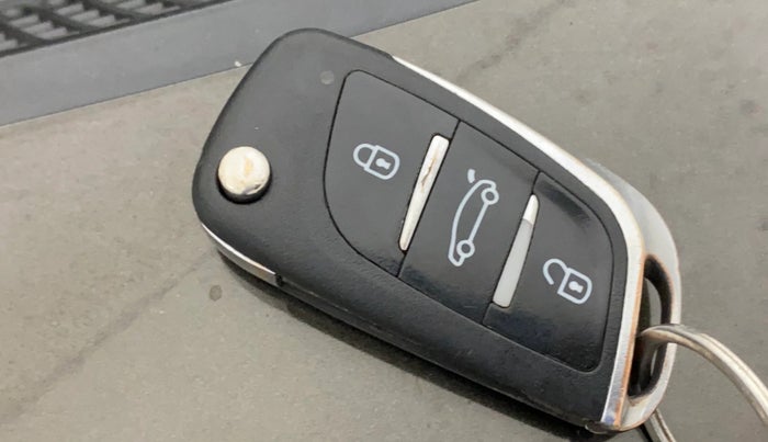 2019 Honda Amaze 1.2L I-VTEC VX, CNG, Manual, 96,245 km, Key Close Up