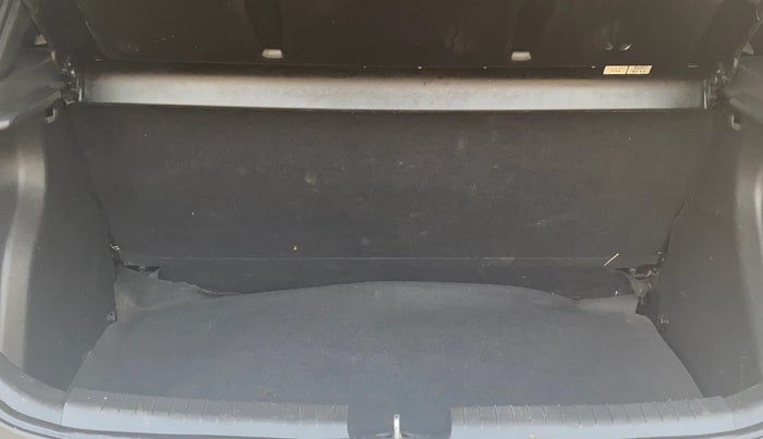 2015 Hyundai Elite i20 MAGNA 1.4 CRDI, Diesel, Manual, 1,42,570 km, Boot Inside