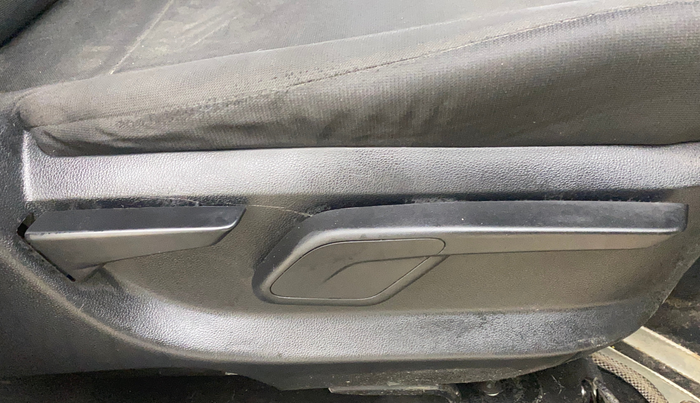 2018 Mahindra KUV 100 NXT K6+ D 6 STR, Diesel, Manual, 53,075 km, Driver Side Adjustment Panel