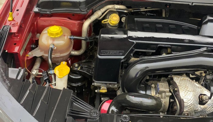 2021 Mahindra XUV300 W6 1.5 DIESEL AMT, Diesel, Automatic, 1,26,069 km, Engine View - Right