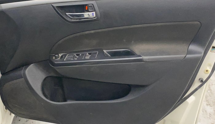 2015 Maruti Swift VXI, Petrol, Manual, 1,48,537 km, Driver Side Door Panels Control