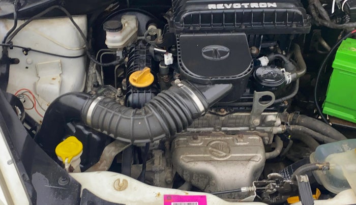 2016 Tata Tiago XT PETROL, Petrol, Manual, 69,660 km, Engine View - Right