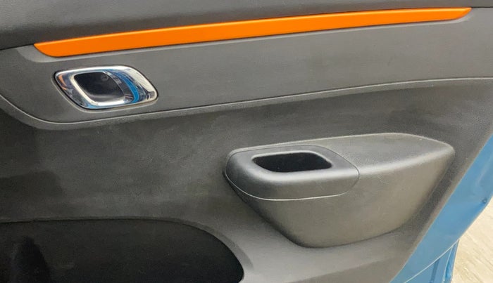 2022 Renault Kwid CLIMBER 1.0 AMT, Petrol, Automatic, 28,803 km, Driver Side Door Panels Control