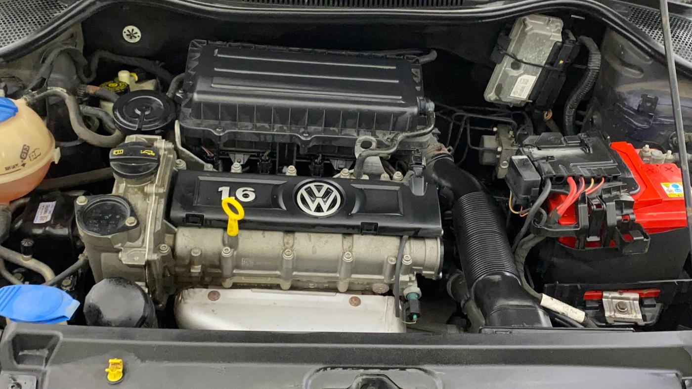 2015 Volkswagen Vento HIGHLINE 1.6 MPI, Petrol, Manual, 57,611 km, Engine View