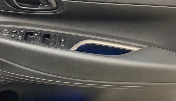 2022 Hyundai NEW I20 ASTA (O) 1.5 CRDI MT, Diesel, Manual, 91,918 km, Driver Side Door Panels Control