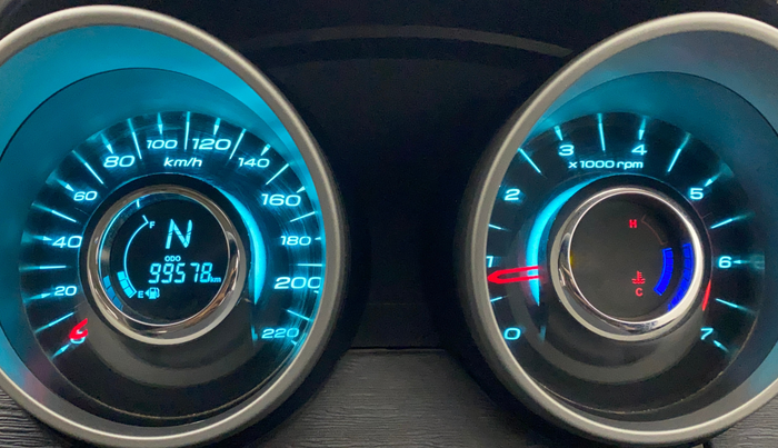 2017 Mahindra XUV500 W10, Diesel, Manual, 99,576 km, Odometer Image