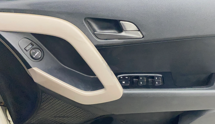 2017 Hyundai Creta S PLUS 1.4 DIESEL, Diesel, Manual, 1,30,442 km, Driver Side Door Panels Control