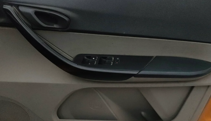 2018 Tata Tiago XM PETROL, Petrol, Manual, 52,930 km, Driver Side Door Panels Control