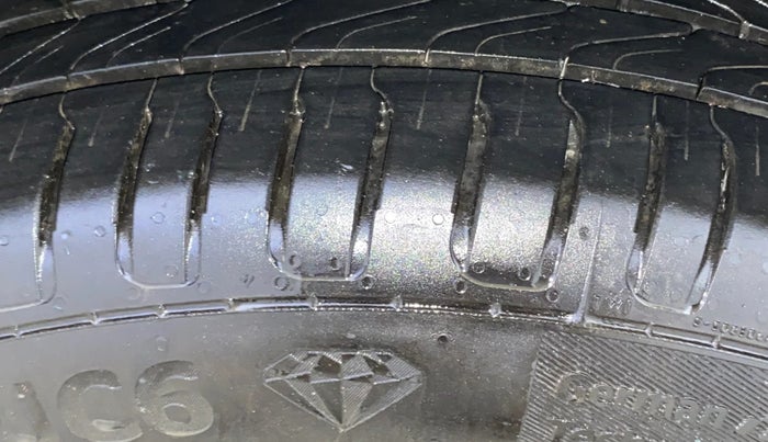 2014 Toyota Corolla Altis VL CVT PETROL, Petrol, Automatic, 1,32,528 km, Left Rear Tyre Tread