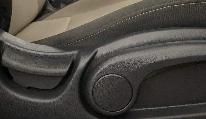 2015 Hyundai Elite i20 ASTA 1.2, Petrol, Manual, 15,343 km, Driver Side Adjustment Panel