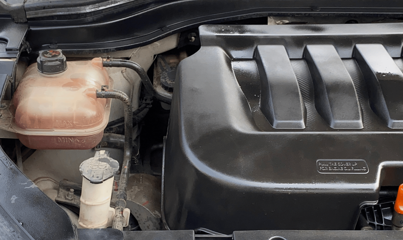 2021 Mahindra XUV700 AX 3 P AT 5 STR, Petrol, Automatic, 64,972 km, Engine View - Right