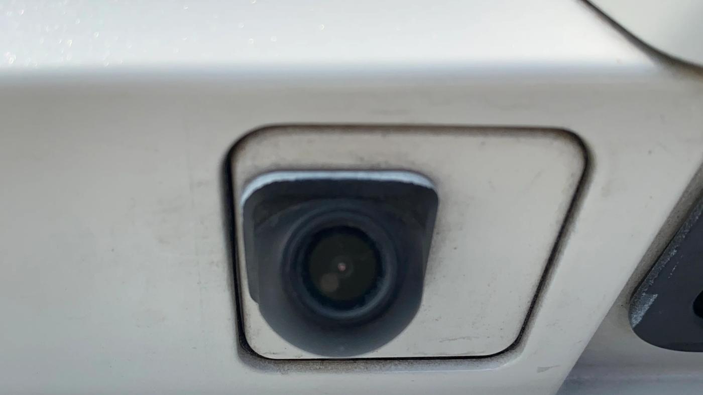 2021 Mahindra XUV700 AX 3 P AT 5 STR, Petrol, Automatic, 64,972 km, Parking Camera