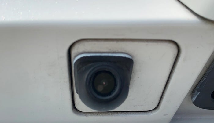 2021 Mahindra XUV700 AX 3 P AT 5 STR, Petrol, Automatic, 65,053 km, Parking Camera