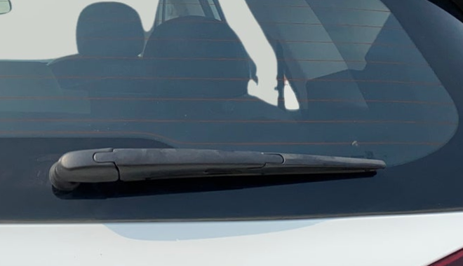 2021 Mahindra XUV700 AX 3 P AT 5 STR, Petrol, Automatic, 65,053 km, Rear Wiper