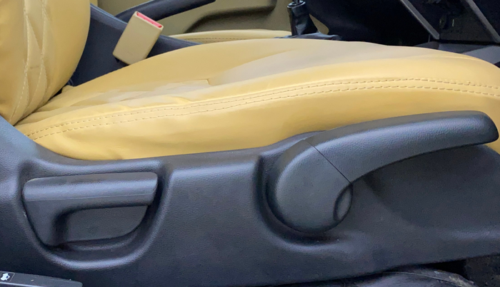 2016 Honda City 1.5L I-VTEC V MT, Petrol, Manual, 72,075 km, Driver Side Adjustment Panel