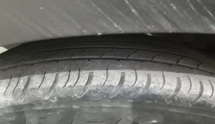 2023 Maruti XL6 ALPHA MT, Petrol, Manual, 59,959 km, Right Rear Tyre Tread